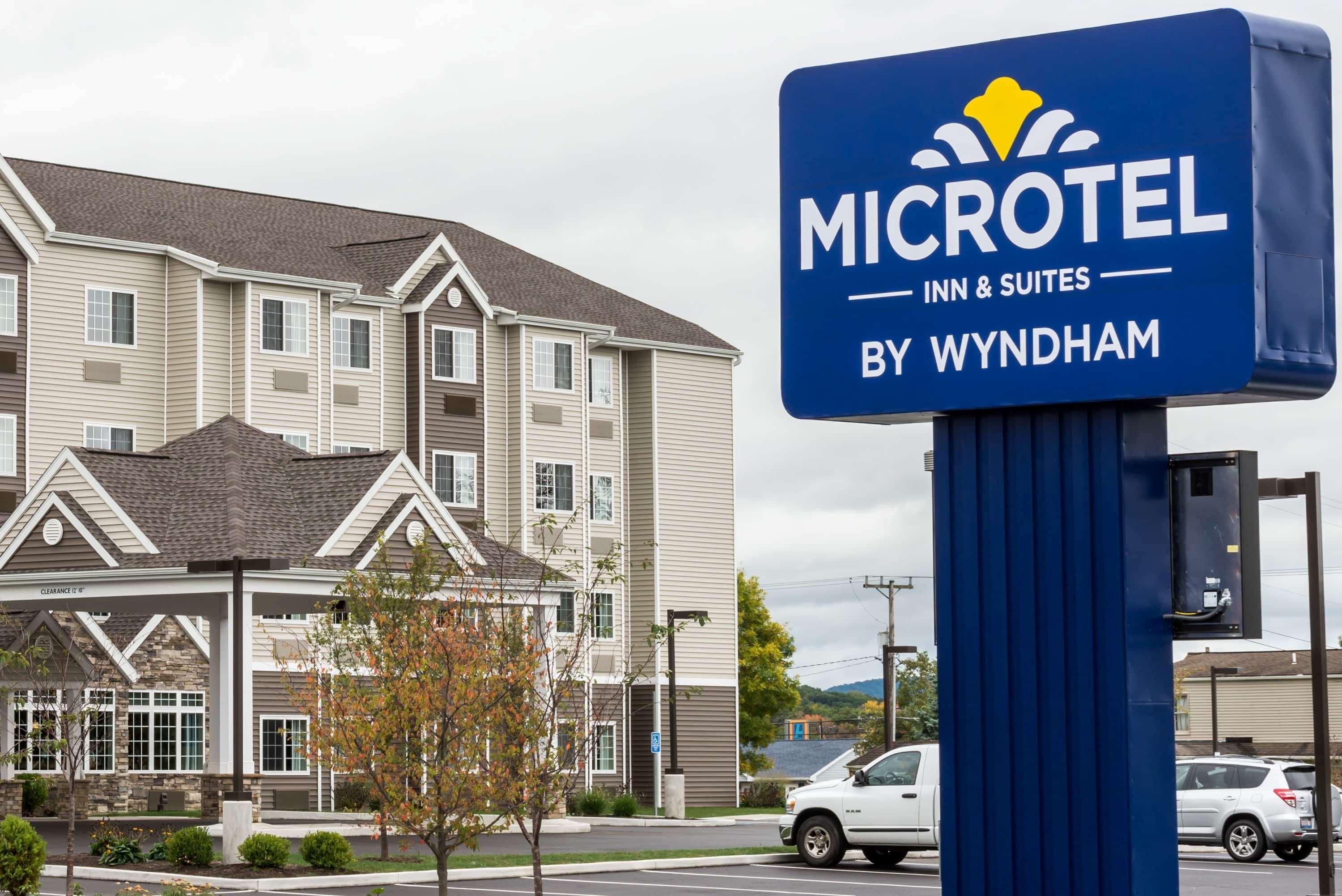 Microtel Inn & Suites By Wyndham Altoona Exteriör bild